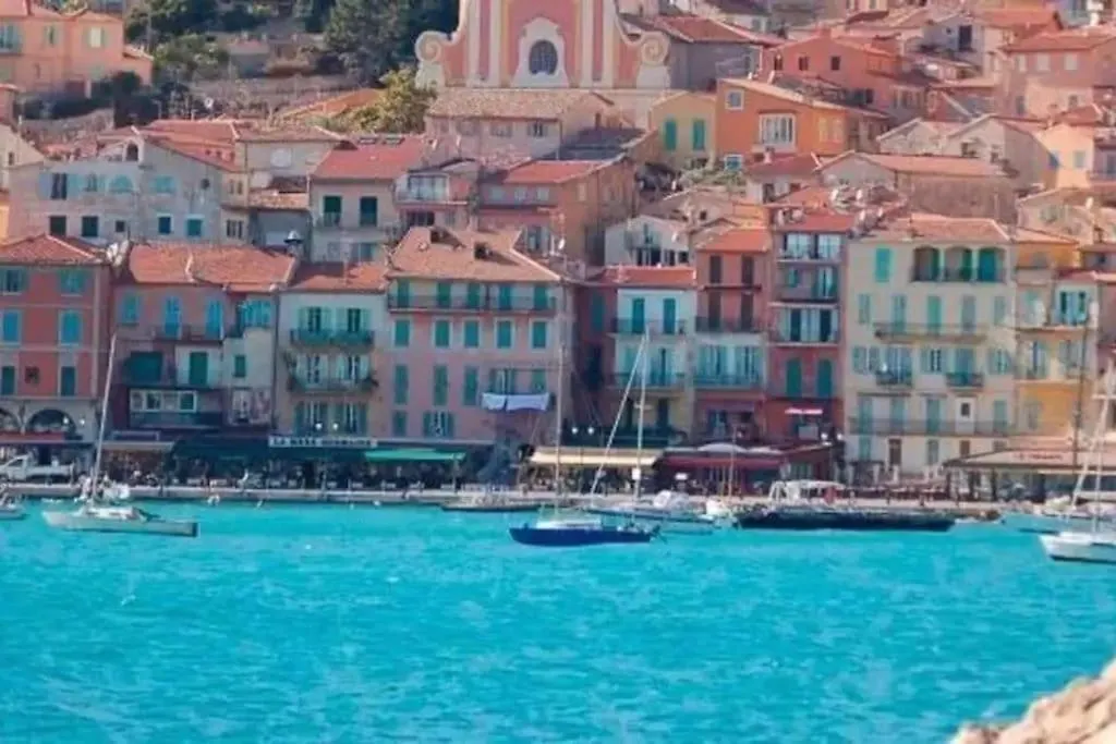 Appartement Historic Villefranche Penthouse, Steps To Beach
